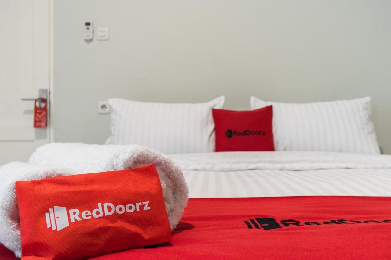 Reddoorz Plus Near Rs Usu Medan 2 Eksteriør bilde