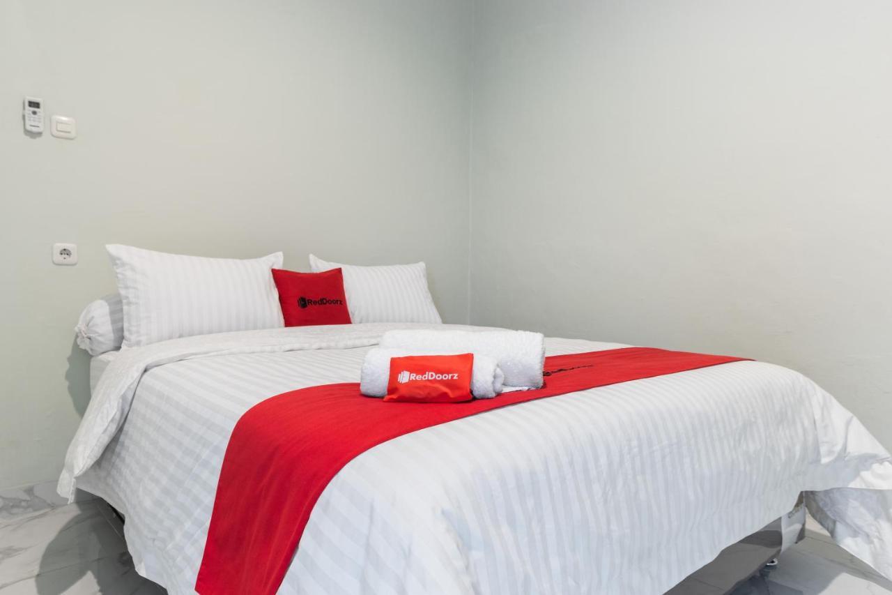 Reddoorz Plus Near Rs Usu Medan 2 Eksteriør bilde