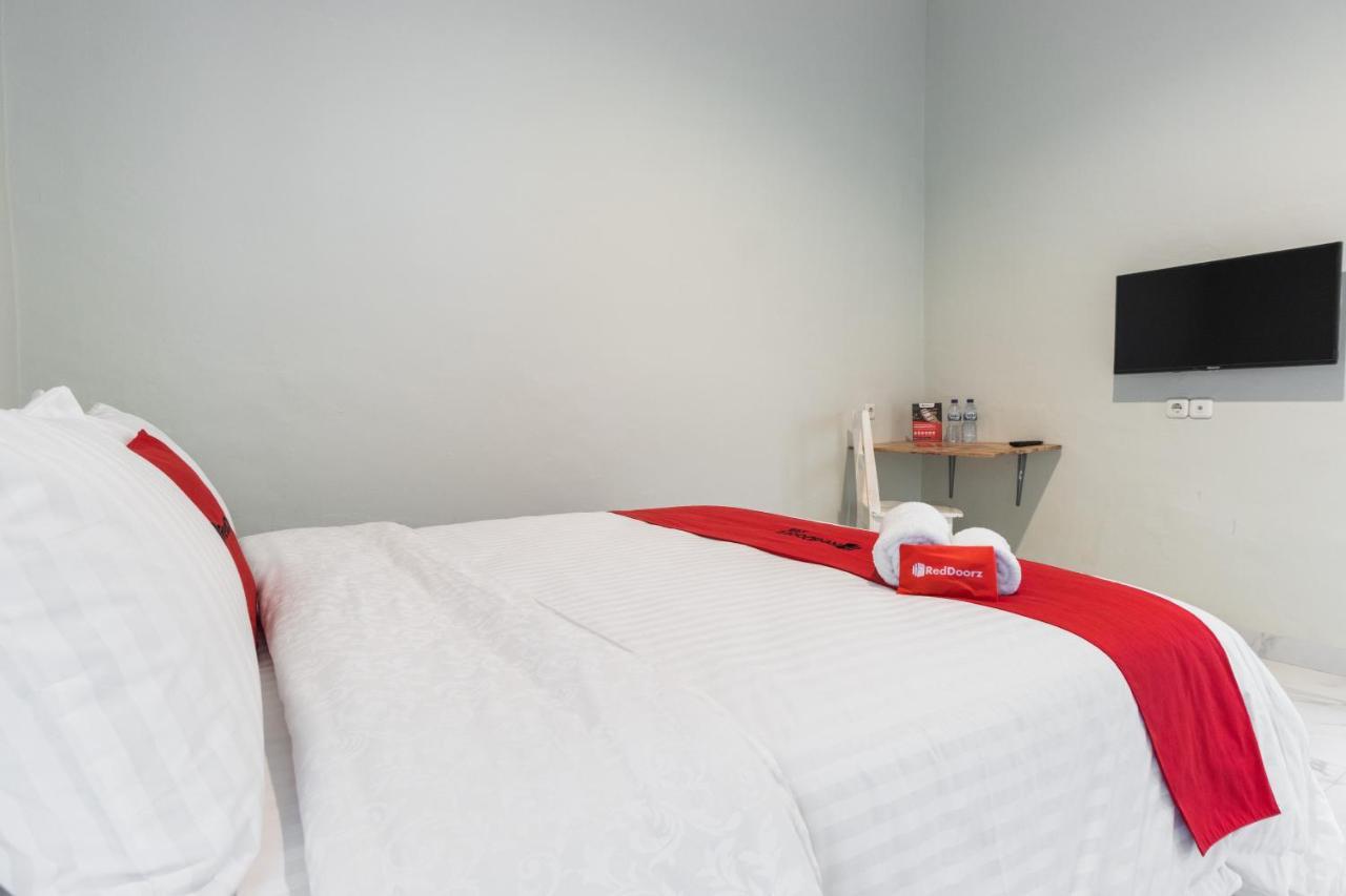 Reddoorz Plus Near Rs Usu Medan 2 Eksteriør bilde