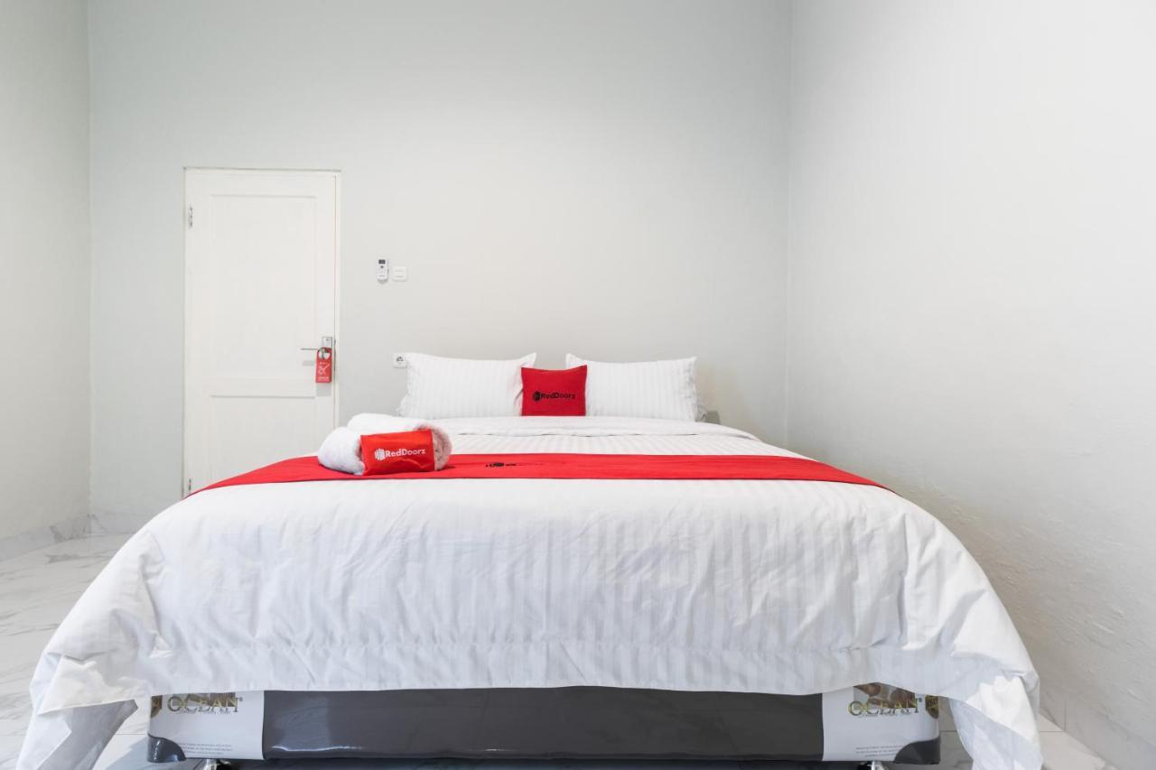 Reddoorz Plus Near Rs Usu Medan 2 Eksteriør bilde